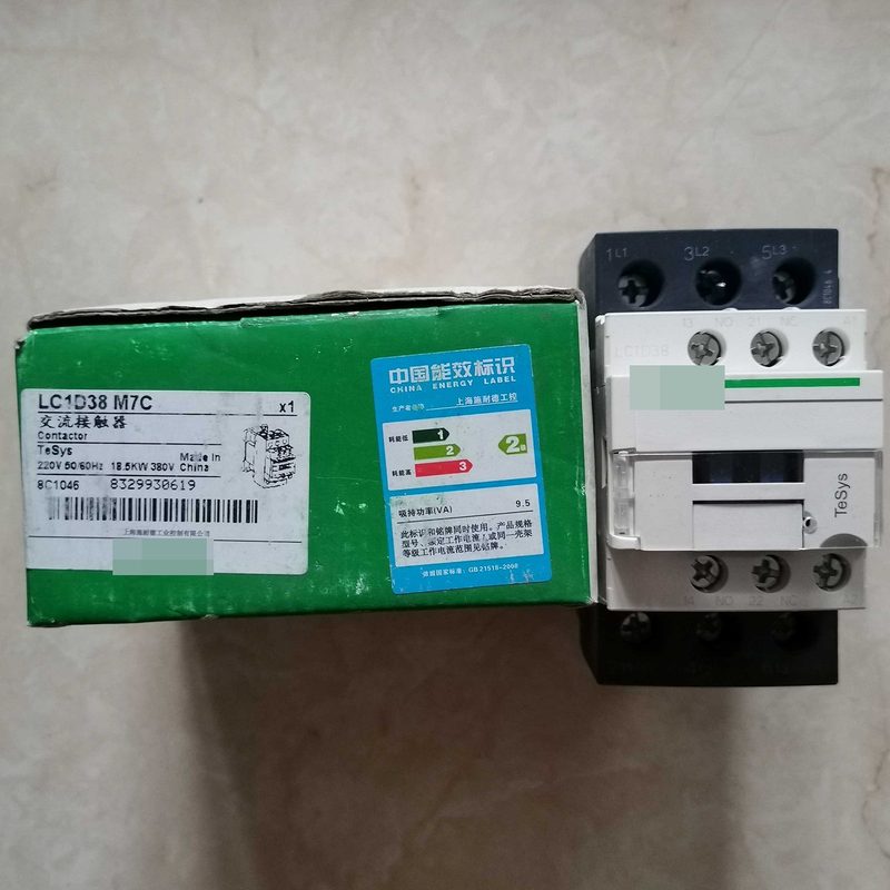 Контактор Schneider LC1D38M7C