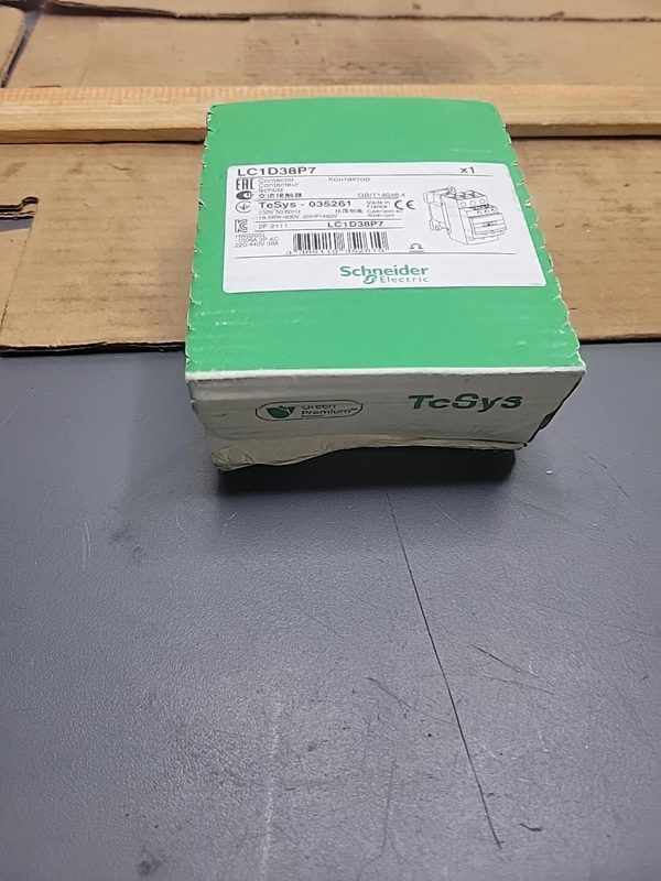 Контактор Schneider LC1D38P7