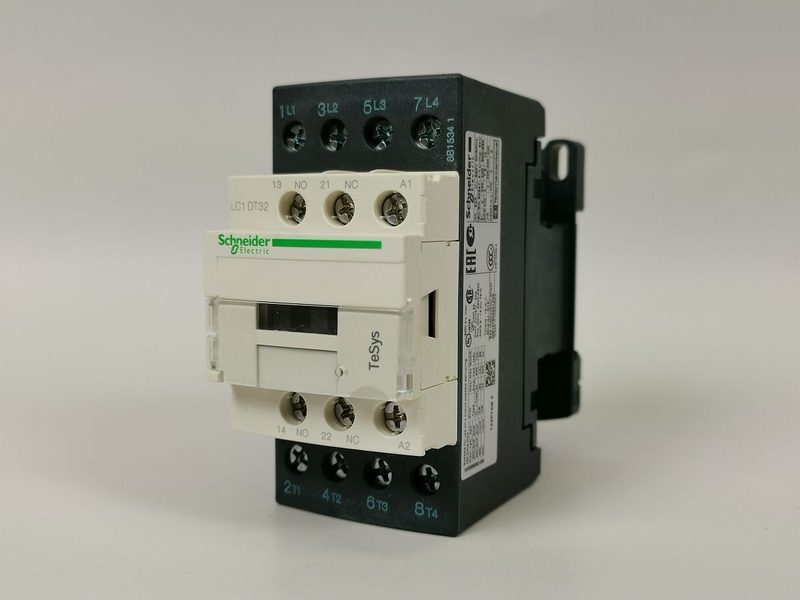 Контактор Schneider LC1DT32P7