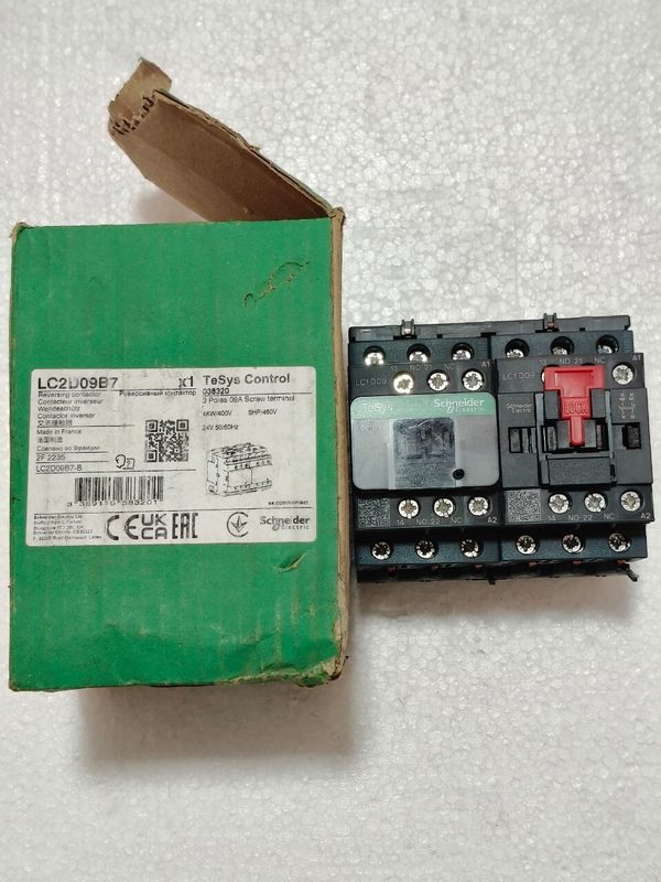 Контактор Schneider LC2D09B7