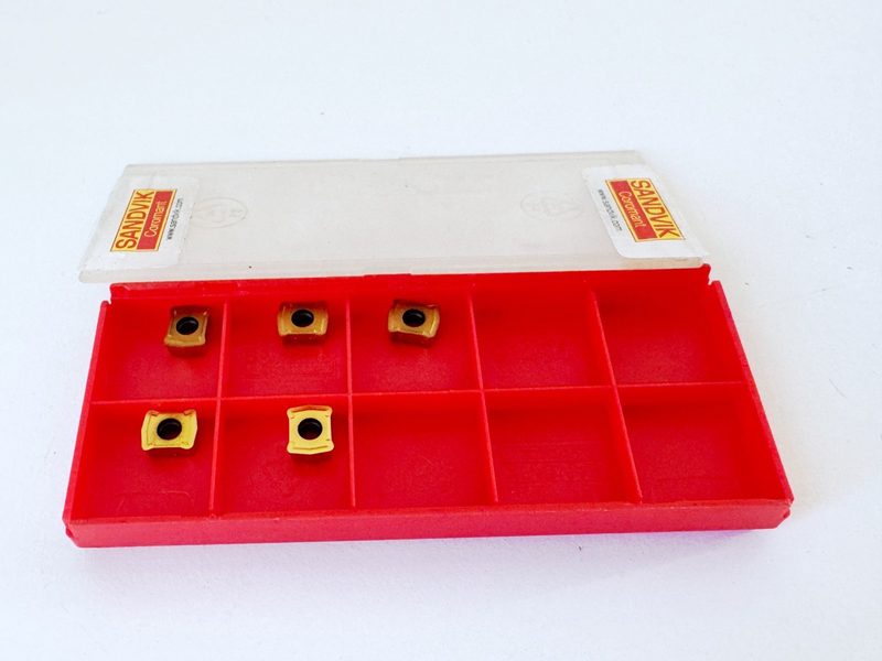 Режущий инструмент Sandvik LCMX030308-53