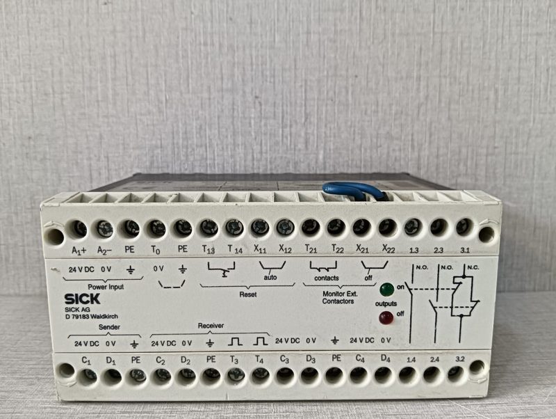 Световая завеса SICK LCUX1-400