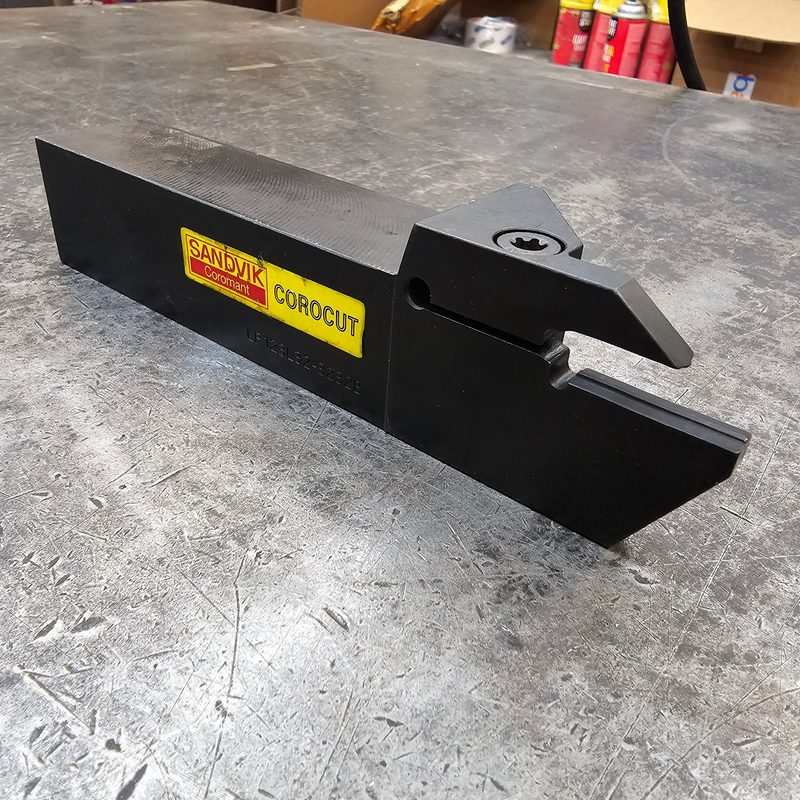 Режущий инструмент Sandvik LF123L32-3232B