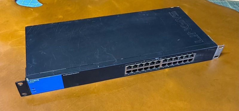 Коммутатор Cisco LGS124P