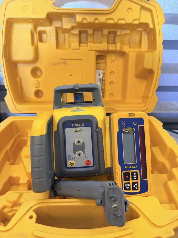 Нивелир Trimble LL300S