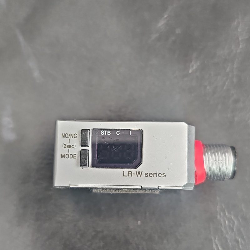 Датчик Keyence LR-W70C