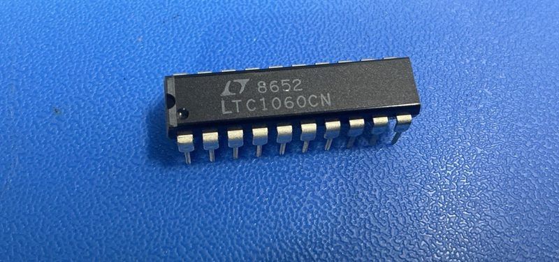 Микросхема Analog Devices LTC1060CN