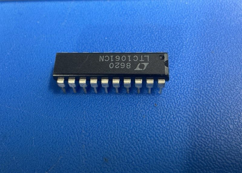 Микросхема Analog Devices LTC1061CN