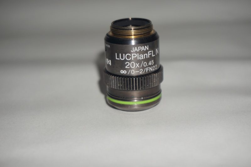 Объектив микроскопа LUCPLFLN20X