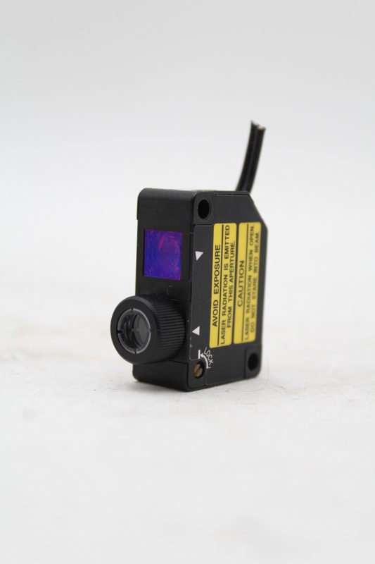 Фотоэлектрический датчик Keyence LV-H32