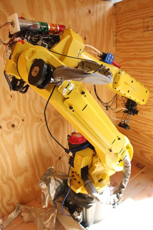 Робот FANUC M-20IA