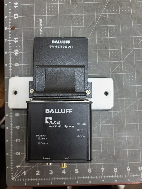 Считыватель RFID Balluff M-371-000-A01
