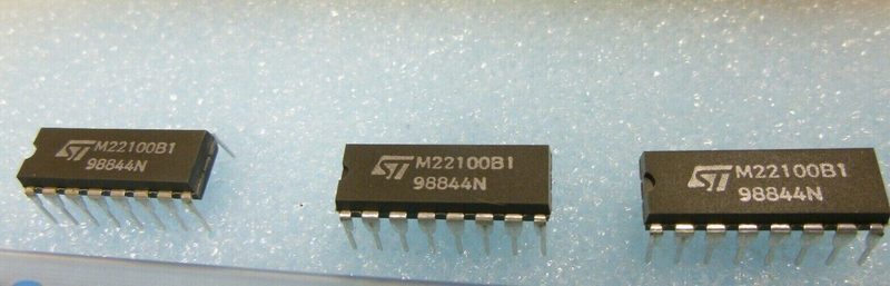 Микросхема M22100B1