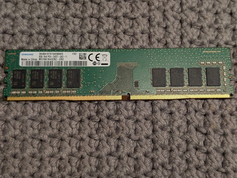 Модуль памяти Samsung M378A2K43CB2-CRC