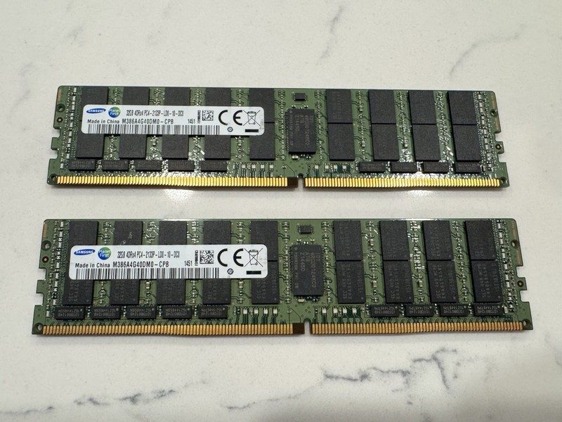 Модуль памяти Samsung M386A4G40DM0-CPB2Q