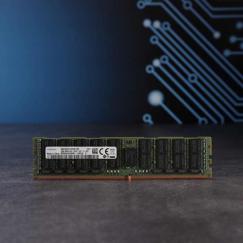 Модуль памяти Samsung M386A4G40DM1-CRC5Q