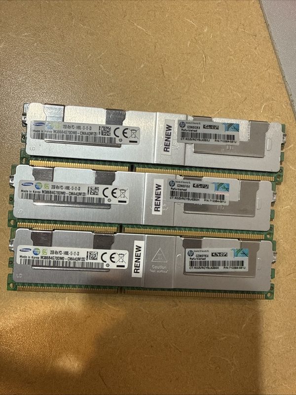 Модуль памяти Samsung M386B4G70DM0-CMA4