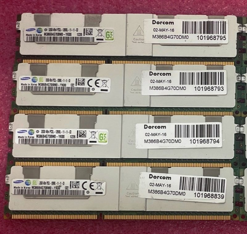 Модуль памяти Samsung M386B4G70DM0-YK00