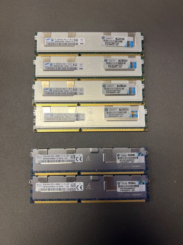 Модуль памяти Samsung M386B4G70DM0