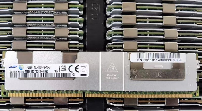 Модуль памяти Samsung M386B8G70DE0-YH93