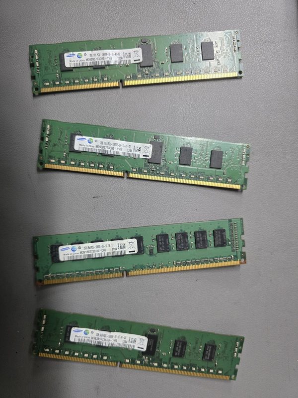 Модуль памяти Samsung M391B5773CH0