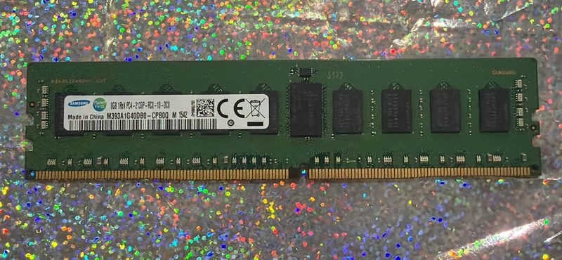 Модуль памяти Samsung M393A1G40DB0-CPB0Q
