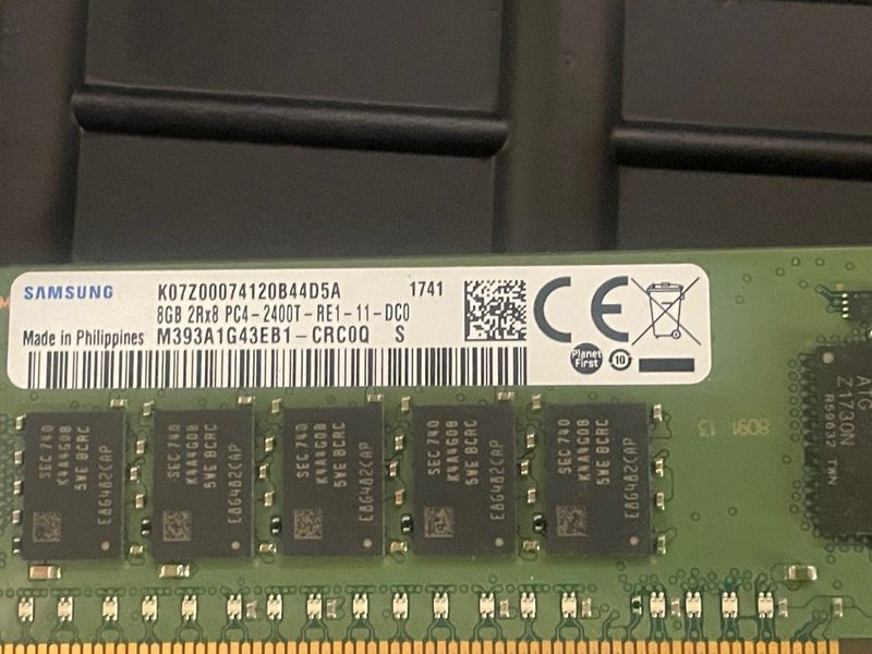 Модуль памяти Samsung M393A1G43EB1-CRC0Q