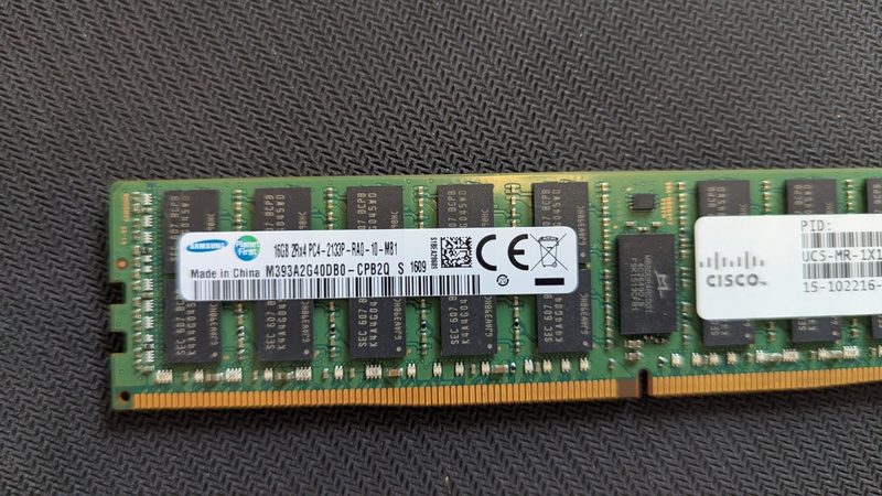 Модуль памяти Samsung M393A2G40DB0-CPB2Q