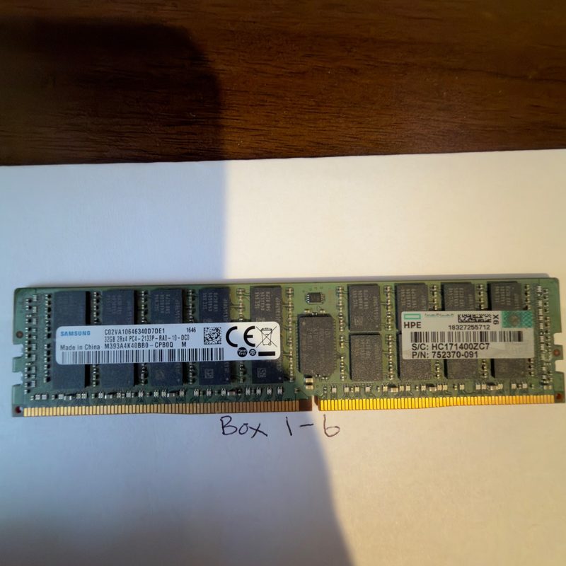 Модуль памяти Samsung M393A4K40BB0-CPB