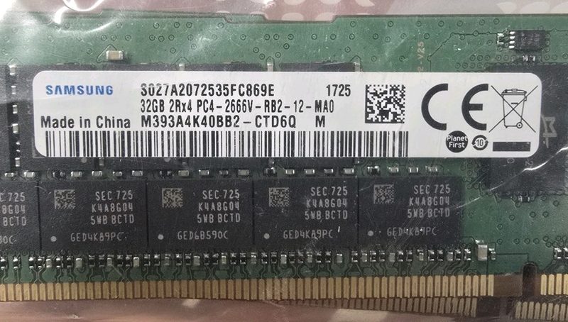 Модуль памяти Samsung M393A4K40BB2-CTD6Q