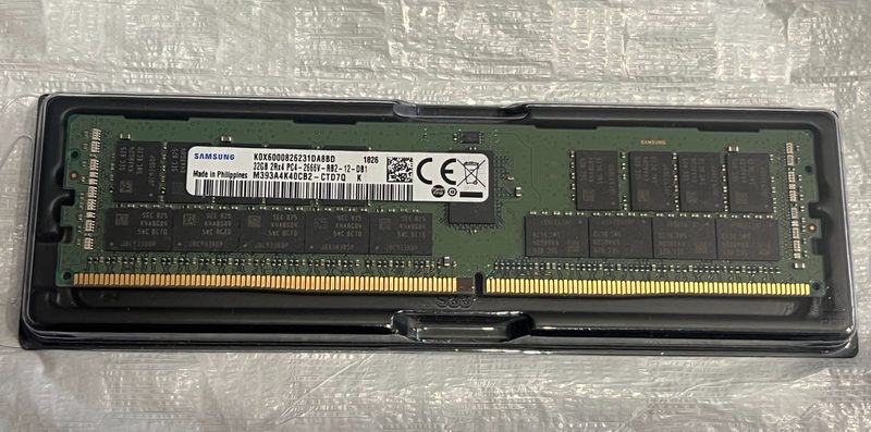 Модуль памяти Samsung M393A4K40CB2-CTD