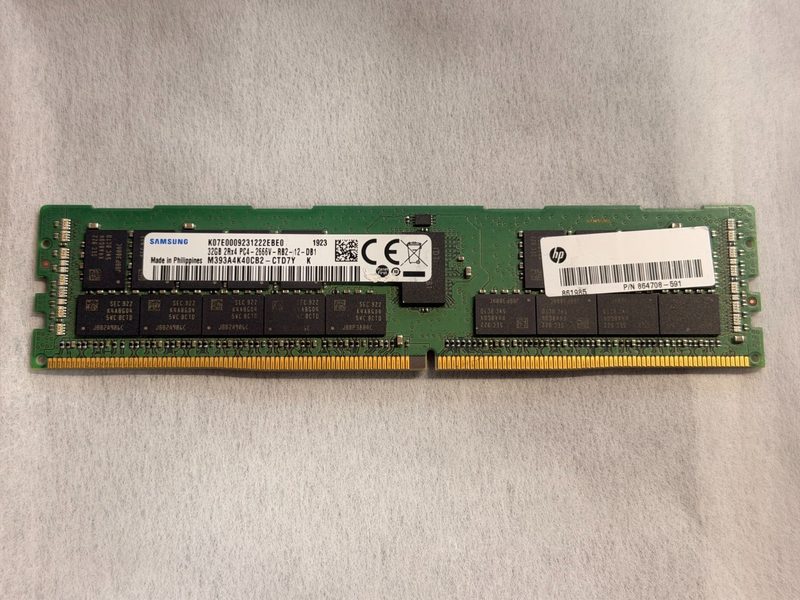 Модуль памяти Samsung M393A4K40CB2-CTD7Y