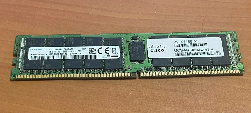 Модуль памяти Samsung M393A8G40MB2-CVFBY