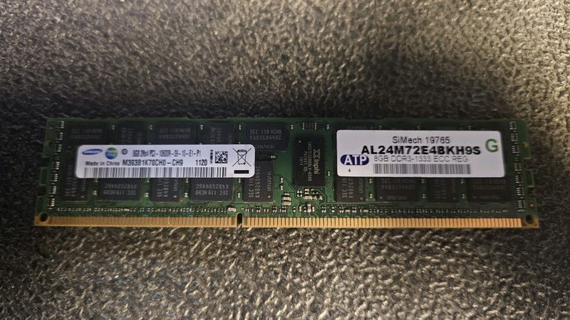 Модуль памяти Samsung M393B1K70CH0-CH9