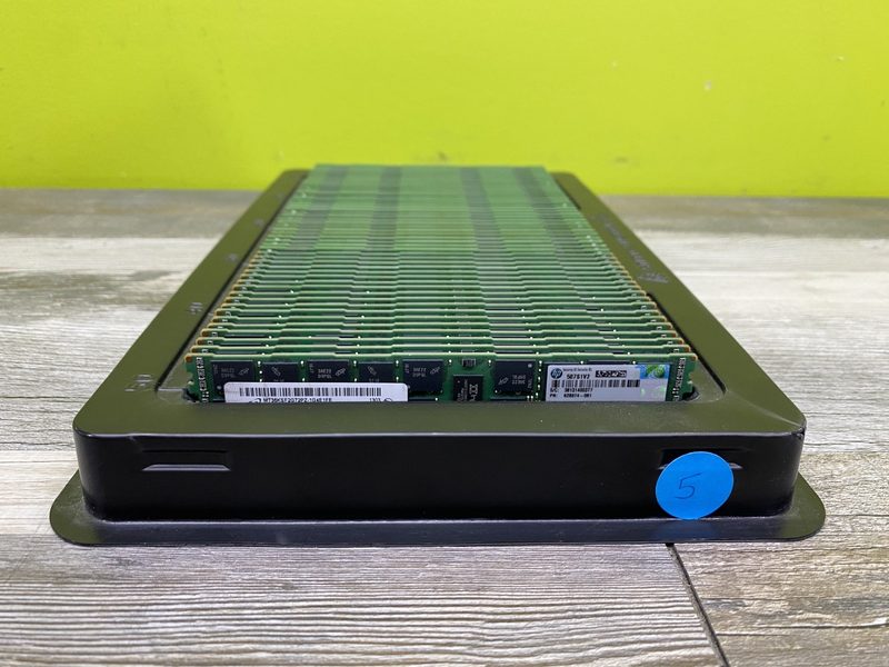 Модуль памяти Samsung M393B2G70BH0-YH9