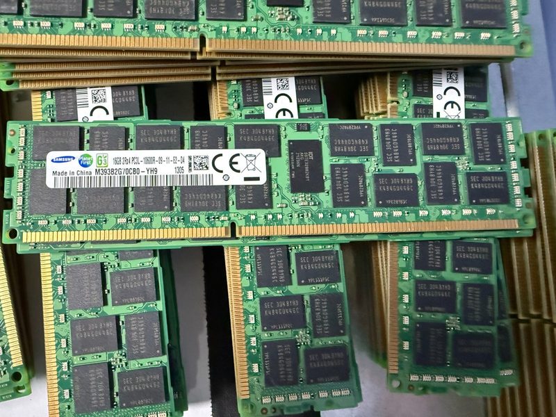 Модуль памяти Samsung M393B2G70CB0-YH9