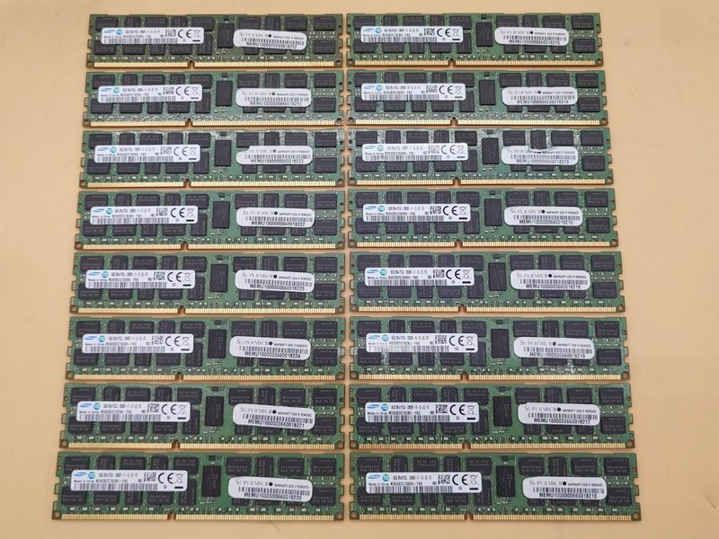 Модуль памяти Samsung M393B2G70DB0-YK0