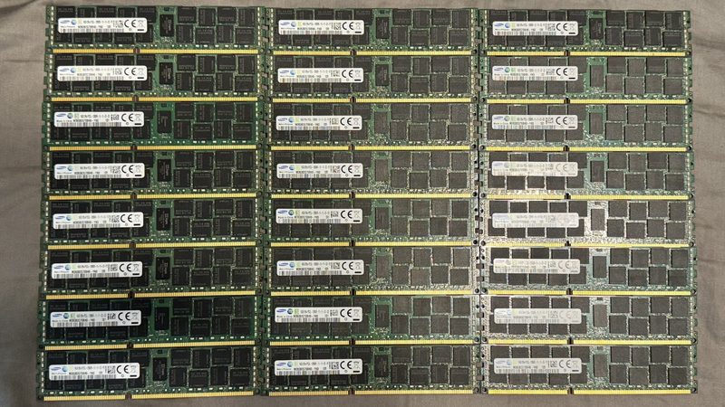 Модуль памяти Samsung M393B2G70QH0-YKO