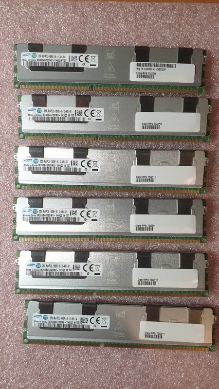 Модуль памяти Samsung M393B4G70DM0-YH9