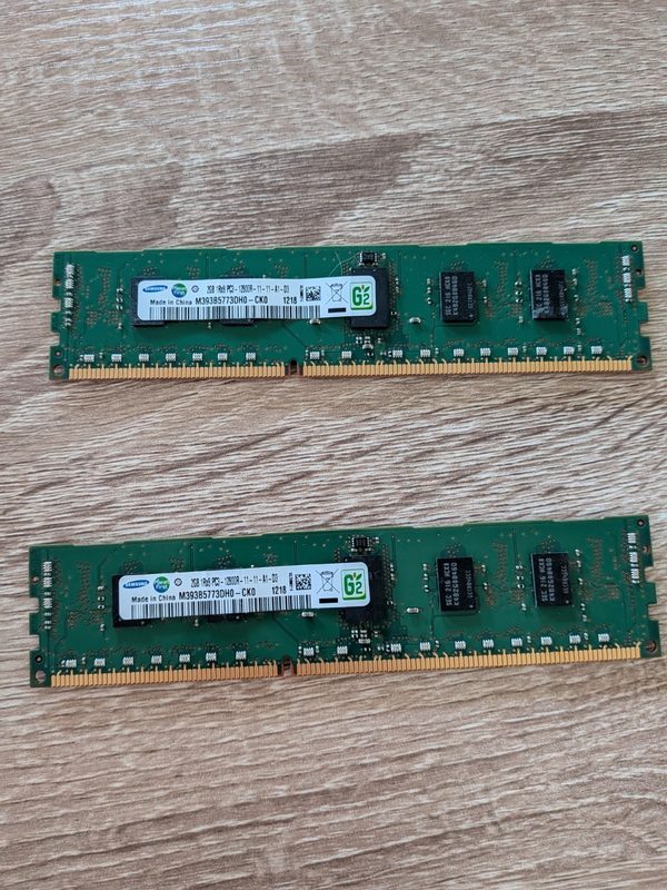 Модуль памяти Samsung M393B5773DH0-CK0