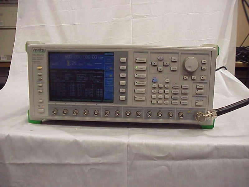 Генератор сигналов Anritsu MG3681A