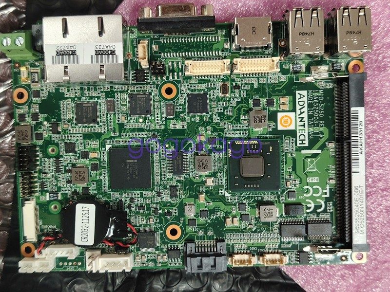 Промышленный компьютер Advantech MIO-5250N-S6A1E