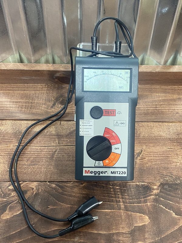 Тестер Megger MIT220