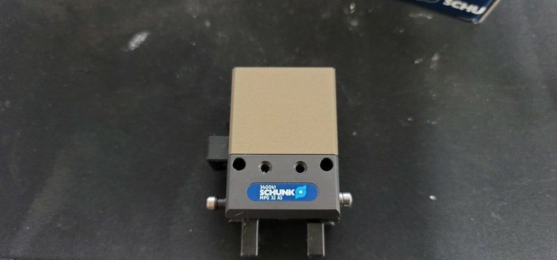 Робот Schunk MPG-32