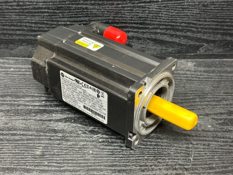 Серводвигатель Allen-Bradley MPL-A330P-MJ72AA