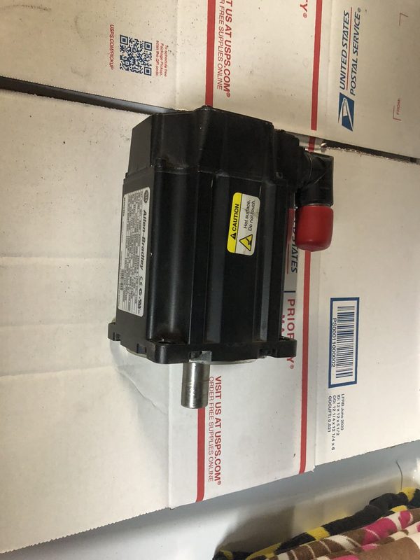 Серводвигатель Allen-Bradley MPL-A420P-HJ72AA