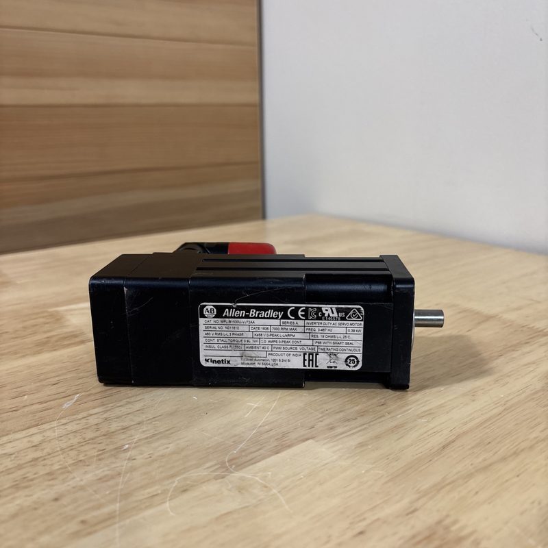 Серводвигатель Allen-Bradley MPL-B1530U-VJ72AA