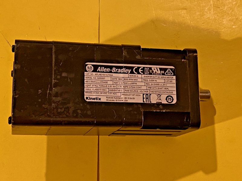 Серводвигатель Allen-Bradley MPL-B210V-VJ74AA