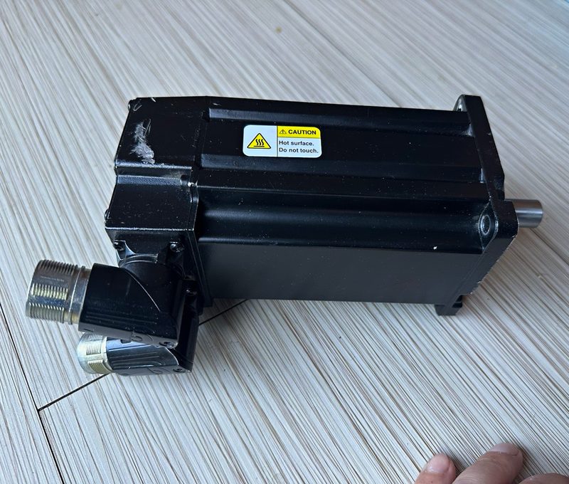 Серводвигатель Allen-Bradley MPL-B330P-SJ72AA