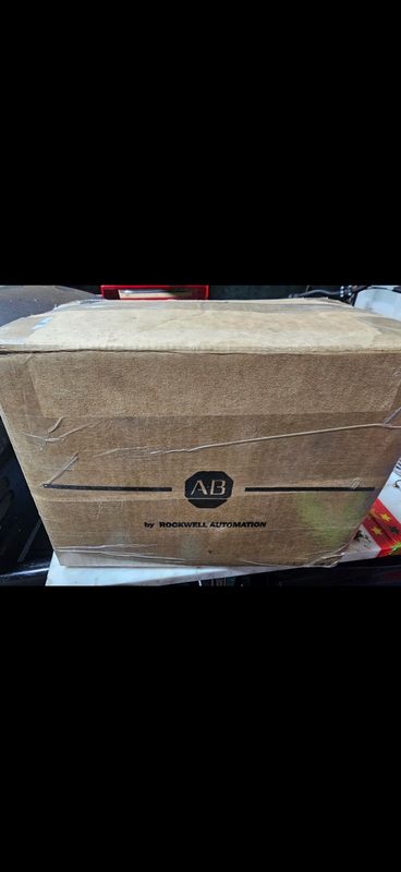 Серводвигатель Allen-Bradley MPL-B420P-MK72AA